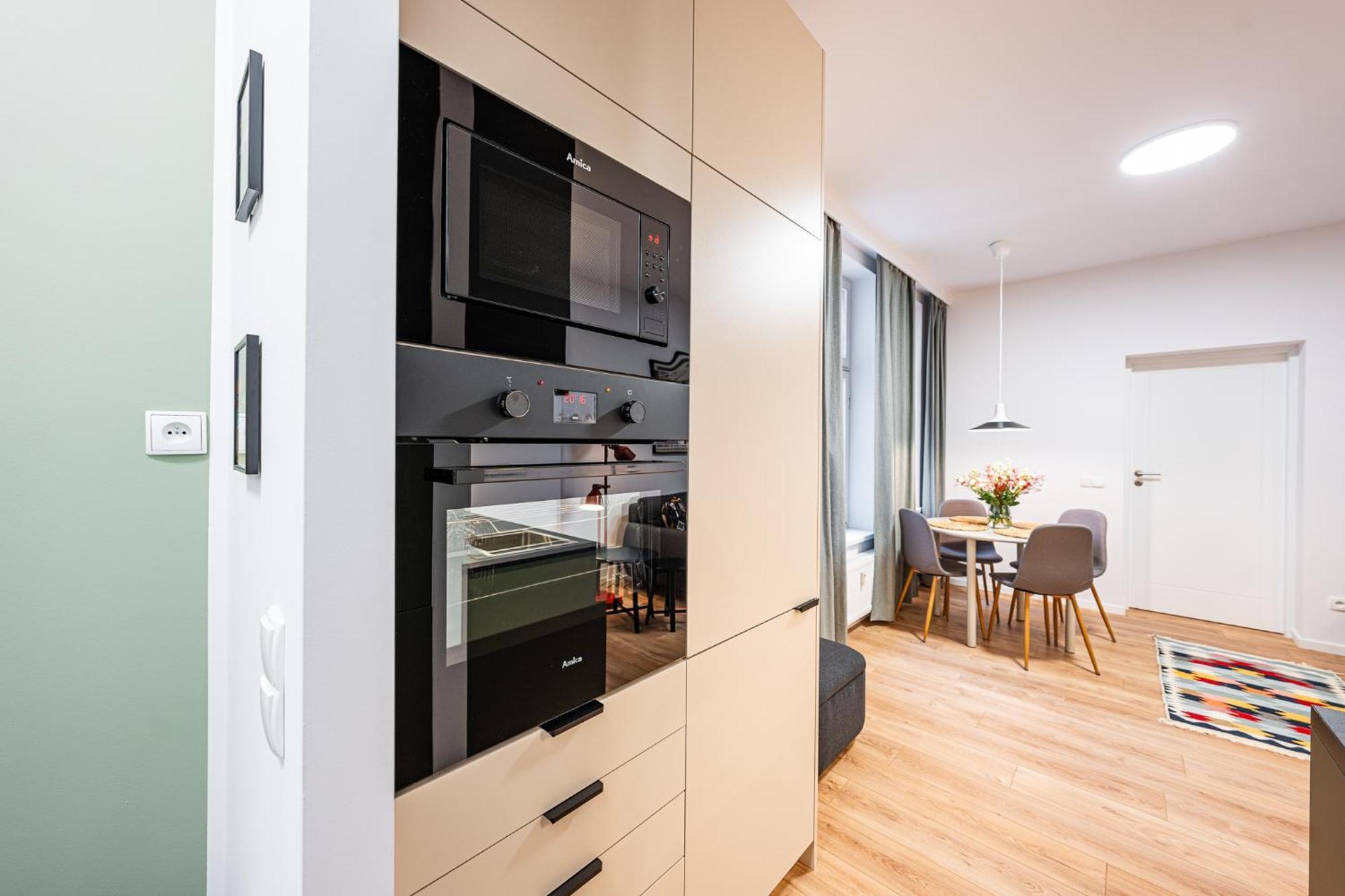 Apartamenty Tespis - Historic House Next To The Cathedral In The City Centre Katowice Exterior photo